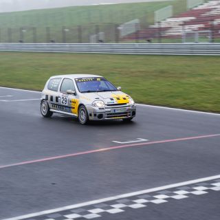 Závěr velmi úspěšné sezóny 2025 jsem ukončil tradičně podzimním trackday od @bmracing.cz tentokrát na vodě a myslím že...
